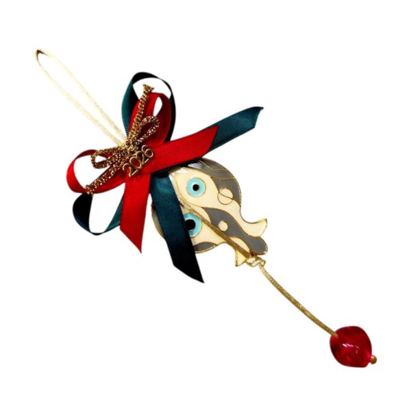 Χειροποίητο γούρι 2026 με μεταλλικό ρόδι σε γκρι σμάλτο, σύμβολο καλοτυχίας και κομψότητας για το νέο έτος.