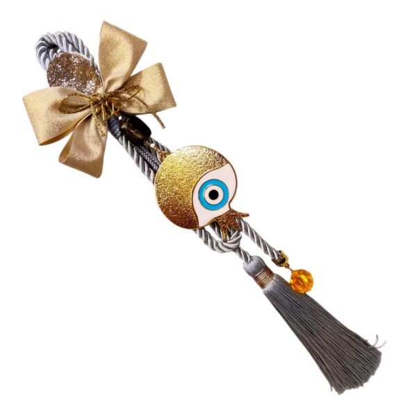 Μοντέρνο χειροποίητο γούρι 2026 με μεταλλικό ρόδι, γκρι σμάλτο και elegant λεπτομέρειες.