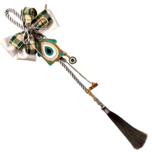 Χειροποίητο γούρι 2026 με γκρι μεταλλικό σπίτι, μάτι και elegant λεπτομέρειες.