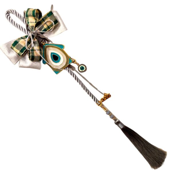 Χειροποίητο γούρι 2026 με γκρι μεταλλικό σπίτι, μάτι και elegant λεπτομέρειες.