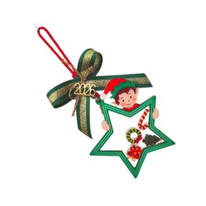 ΑΣΤΕΡΙ 8 Γούρι 2026 με πράσινο αστέρι, ξωτικό και χριστουγεννιάτικες λεπτομέρειες.