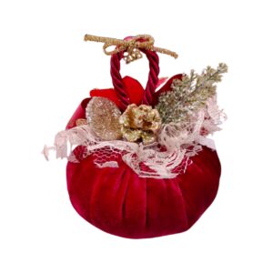 Κόκκινη βελούδινη κολοκύθα 2026 με δαντέλα, χρυσό τριαντάφυλλο και glitter φύλλα.