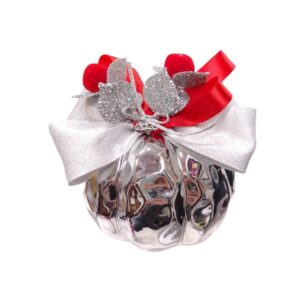 Ασημί κεραμική κολοκύθα 2026 με glitter φύλλα και κόκκινη κορδέλα.