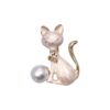 Καρφίτσα Γάτα Pearl Cat με λευκό σμάλτο και πέρλα