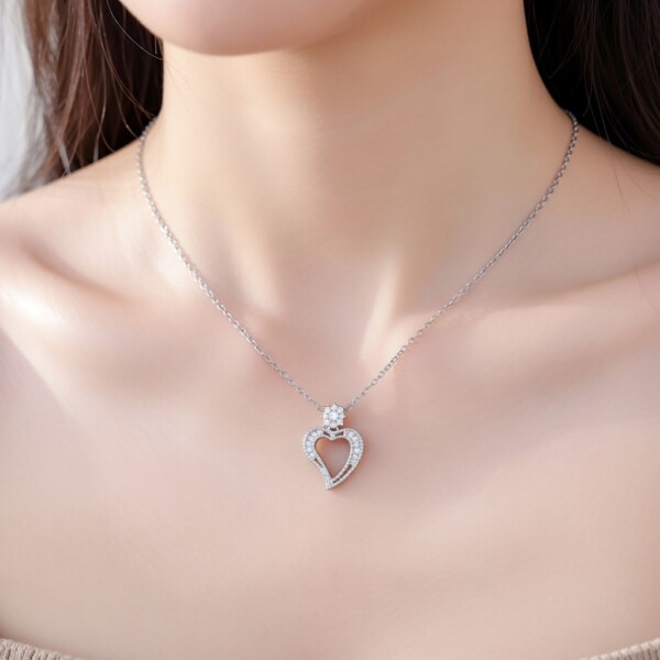 Ασημί κολιέ καρδιά με ζιργκόν και λεπτή αλυσίδα Avenue Fashion
