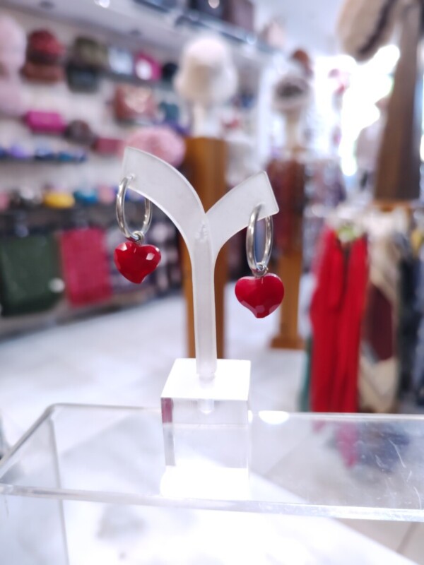 Ατσάλινα Σκουλαρίκια Καρδιά: Η Απόλυτη Έκφραση Πάθους και Πολυτέλειας