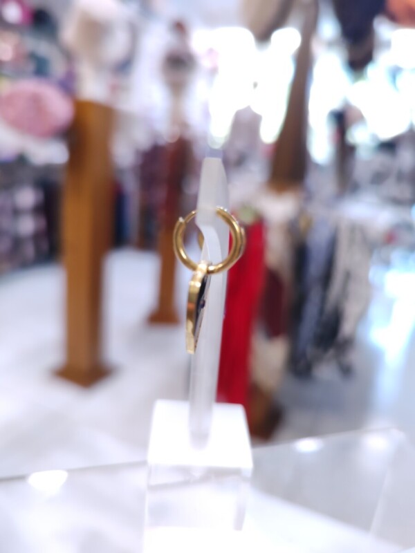 Ατσάλινα Σκουλαρίκια με Μαύρη Καρδιά και Μάτι: Μυστηριώδης Πολυτέλεια