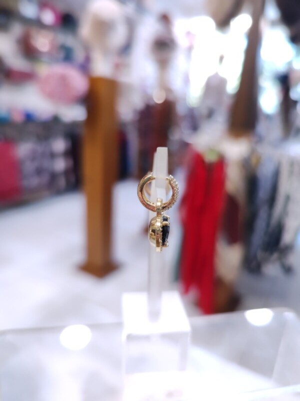 Σκουλαρίκια Midnight Royale Heart: Η Επιτομή της Πολυτέλειας