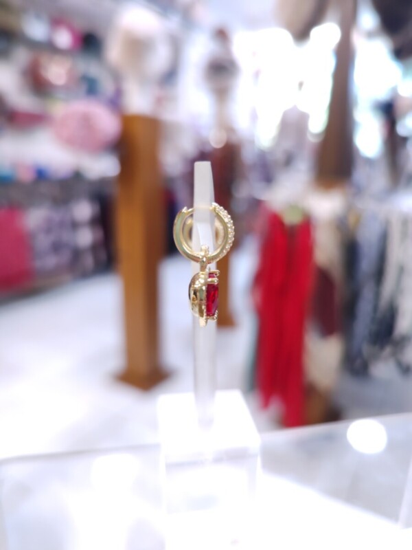 Σκουλαρίκια Scarlet Royale Heart: Η Πολυτέλεια του Πάθους