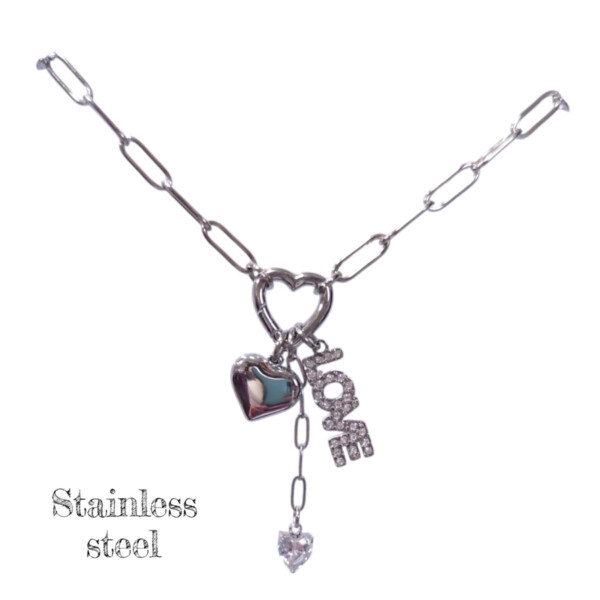 Pure Affection: Ασημί Ατσάλινο Κολιέ Love με Πολυτελή Charms & Ζιργκόν