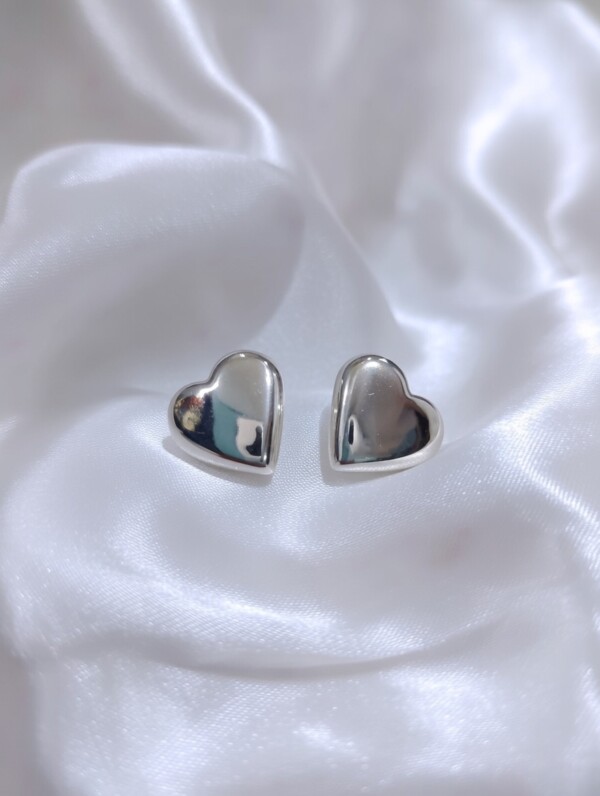 Ατσάλινα Σκουλαρίκια Καρδιά puffy ασημί χρώμα με mirror-finish Avenue Fashion Αθήνα Καλλιθέα.