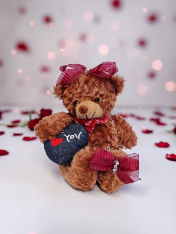 Λούτρινο Αρκουδάκι με Καρδιά καφέ με denim λεπτομέρεια και μπορντό κορδέλες Avenue Fashion Αθήνα