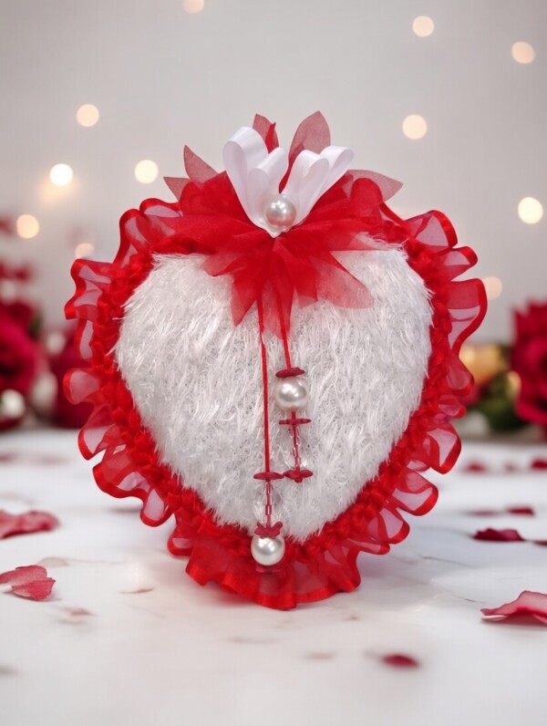 Λούτρινη Καρδιά λευκή με κόκκινα βολάν οργάντζας και πέρλες Avenue Fashion Αθήνα Καλλιθέα